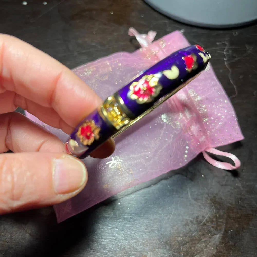Bangle Bracelet with Butterflies‎ (wa/x)